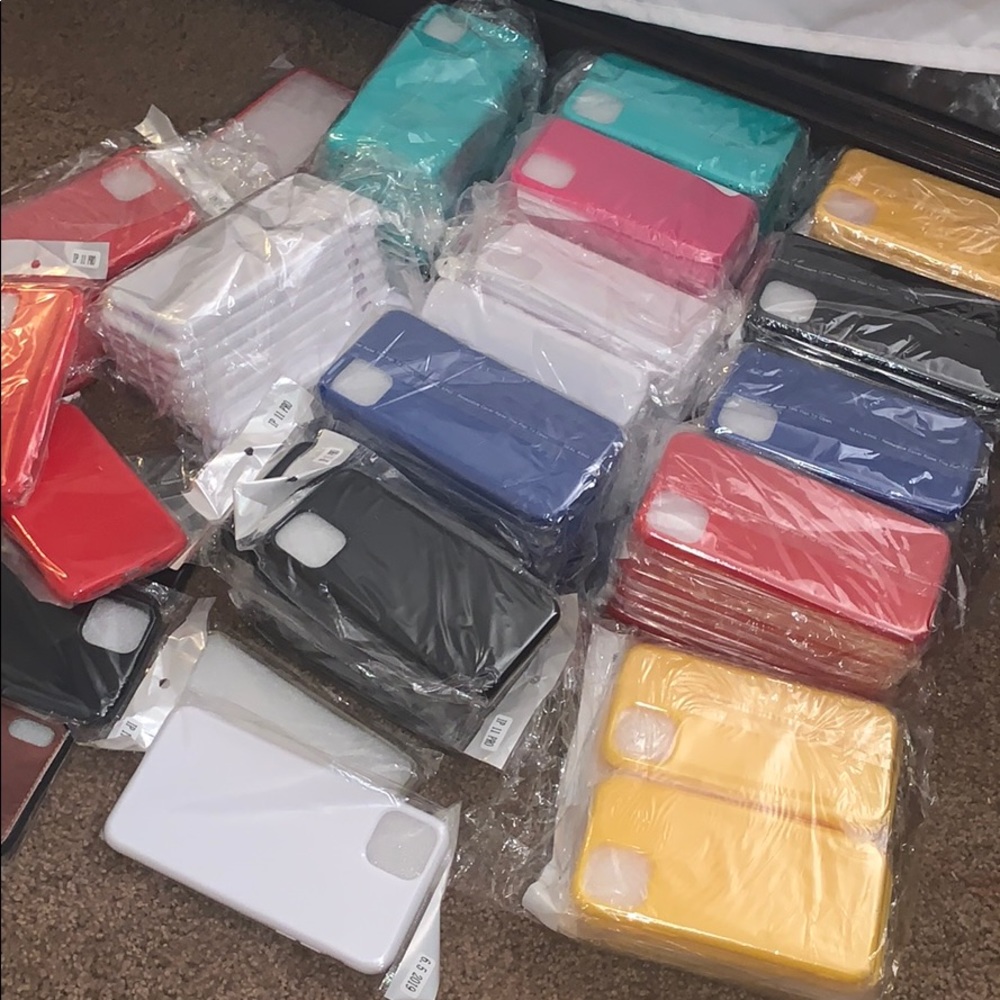 iPhone 11/11 Pro Max cases & screen protectors